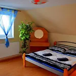 Riviera So Sukromnou Virivkou A Dva Samostatne - Liptov * Bešeňová