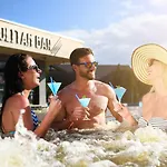 Riviera So Sukromnou Virivkou A Dva Samostatne - Liptov * Bešeňová