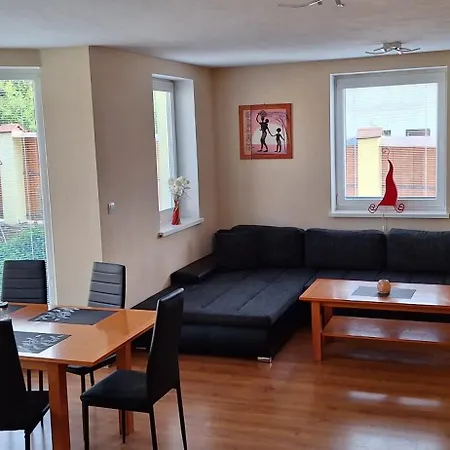 Apartment Vila Riviera So Sukromnou Virivkou A Dva Samostatne Apartmany - Besenova Liptov *