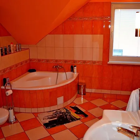 Vila Riviera So Sukromnou Virivkou A Dva Samostatne Apartmany - Besenova Liptov Besenova